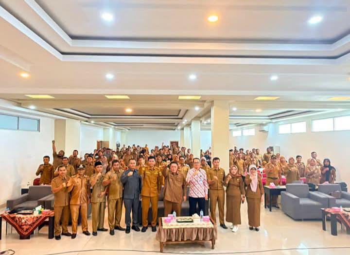 Pemkab Mukomuko melalui Dinas Sosial Kabupaten Mukomuko Gelar Bimtek Pemutakhiran DTSEN Demi Pastikan Penyaluran Bansos Tepat Sasaran